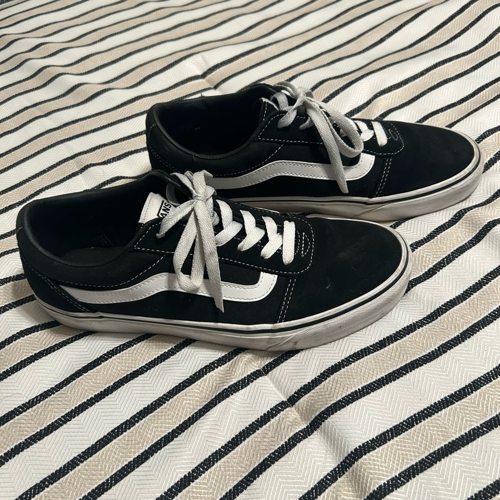Men’s Black and White vans Old Skool